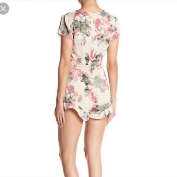 BEBE - floral romper Size 8 - Picture 4 of 6